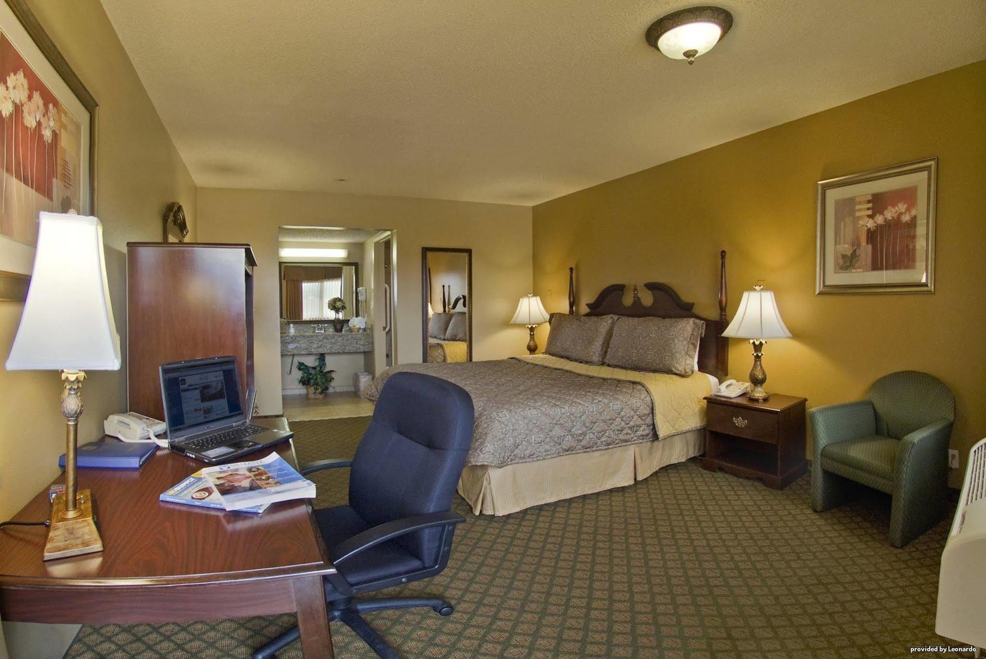 Best Western Los Alamitos Inn & Suites Room photo